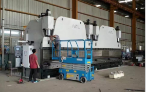 江河大型數控折彎機完成調試，即將全面投入生產(chǎn)