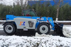 大雪壓長(cháng)垣，江河高空多功能叉裝機上路除雪